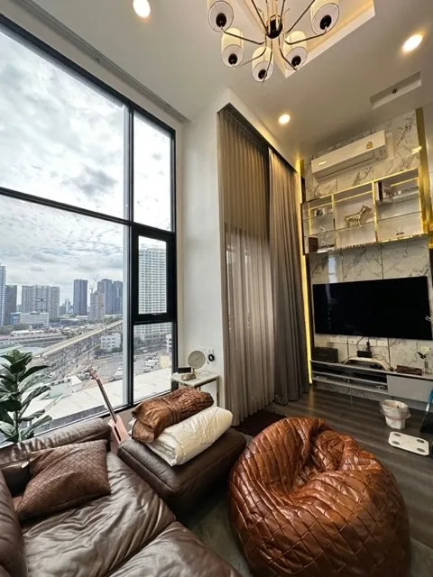 For rent: KnightsBridge Space Ratchayothin, Duplex room, decorated in a beautiful design, luxurious, built-in, super bang, so beautiful, book now.