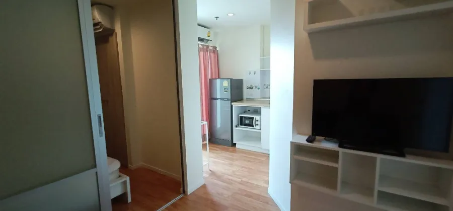 For rent, Lumpini Park Petchkasem 98, high floor, clear view, very airy. With full furniture set. If interested, hurry up.