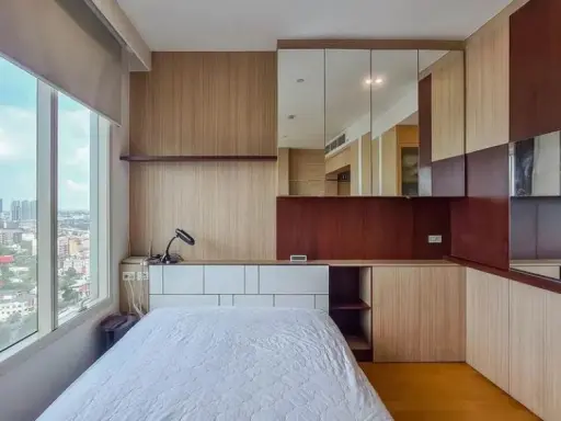 Condo for sale, Wind Ratchayothin, near BTS, Studio room, high ceiling, ready to move in, near BTS. Hurry up to reserve before it's gone!