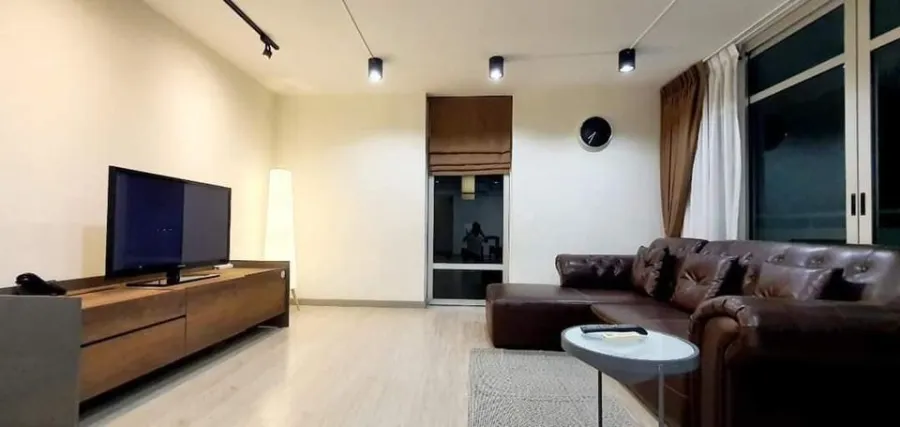 For sale/rent Victoria Lakeview Condominium, very spacious room, very comfortable sofa. Nicely decorated, don't miss it.