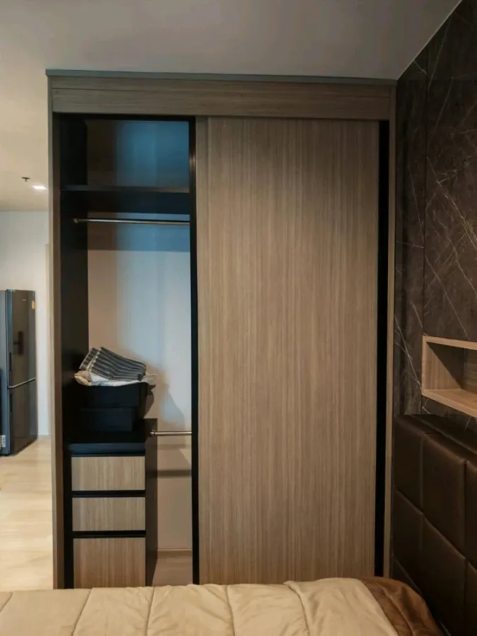 For rent: Life One Wireless, 19th floor, corner unit, fully furnished, very livable. Book now, don't miss out!