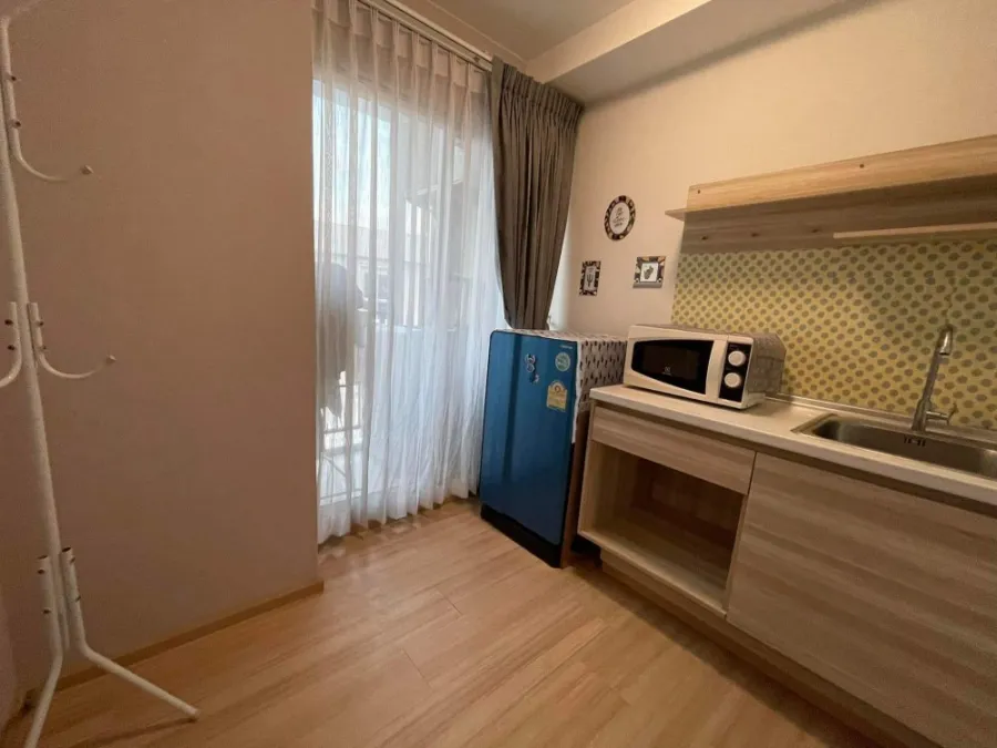For rent, Plum Condo Chaengwattana Station, not hot room, fully furnished, plus a good mattress You can carry your bag in.