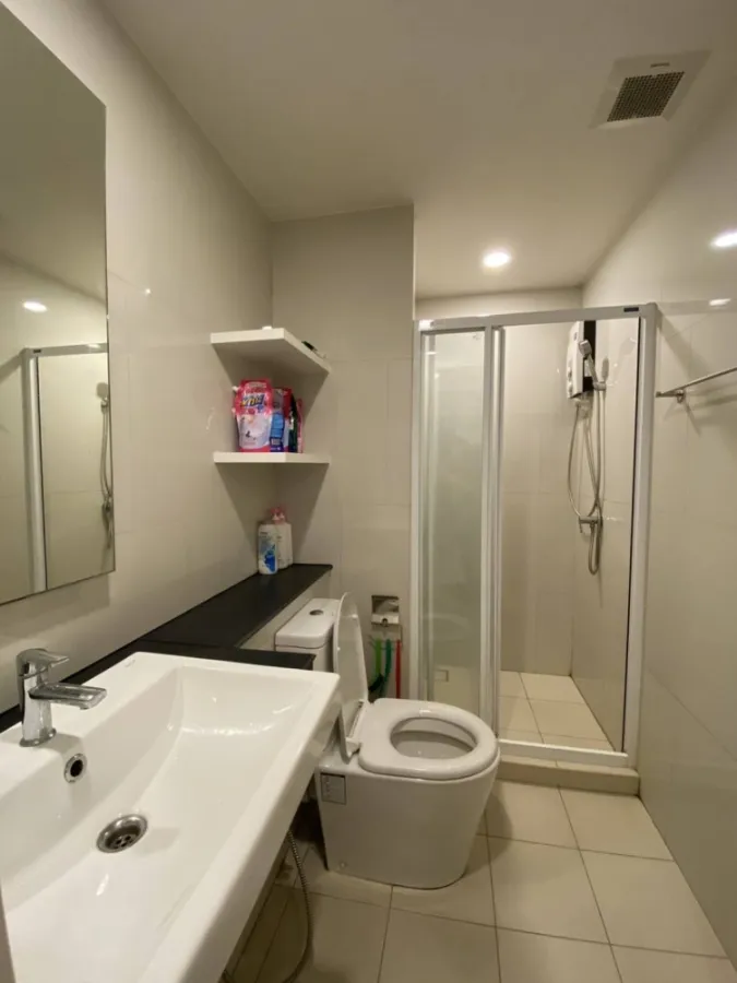 rent, Feel Phahol 34, corner room, 1 bedroom, complete with electrical appliances You can carry your bag and move in. Don't miss it.