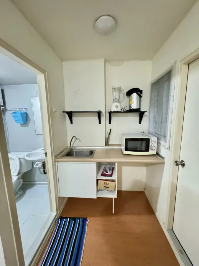 For rent: Lumpini Condotown Chonburi - Sukhumvit. Comfortable room. Comes with complete furniture and appliances. Don't miss it!