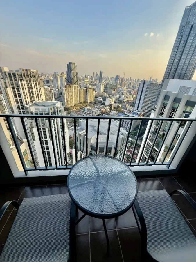 ให้เช่า Belle Grand Rama 9 ห้องพร้อมอยู่ ชั้นสูง เฟอร์พร้อม ห้องกว้างอยู่สบาย จองเลย