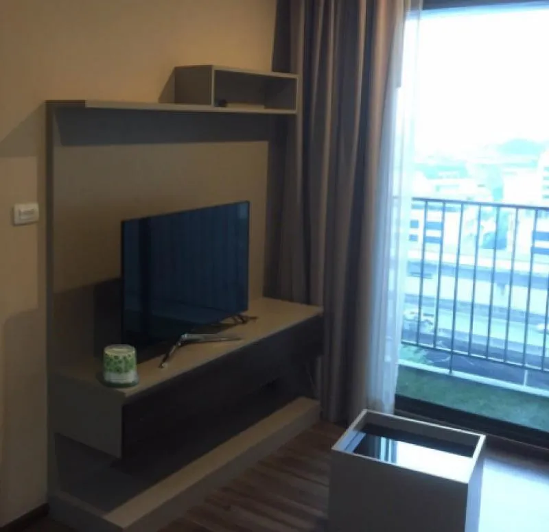 ให้เช่า teal sathorn-tak ชั้น11 วิวสระปังๆ สิ่งอำนวยความสะดวกครบถ้วน ห้องดีราคาโดนๆ แบบนี้รีบจองเลย