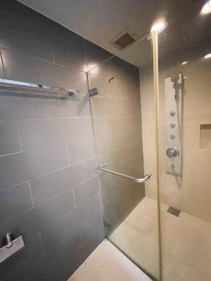 Condo for sale, rent, Ashton Morph 38, complete furniture and electrical appliances. Great facilities. Urgent!!