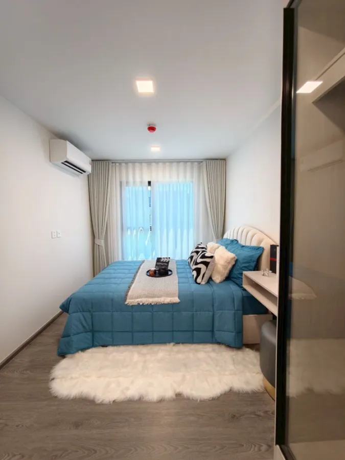 ให้เช่าคอนโดใหม่แกะกล่อง ฟังก์ชัน 1 Bed Extra ตึก D ชั้น 7 วิวสระสวยจัดเต็ม ใกล้ ม.ธรรมศาสตร์ รังสิต | ✨ Kave Wonderland (เคฟ วันเดอร์แลนด์)