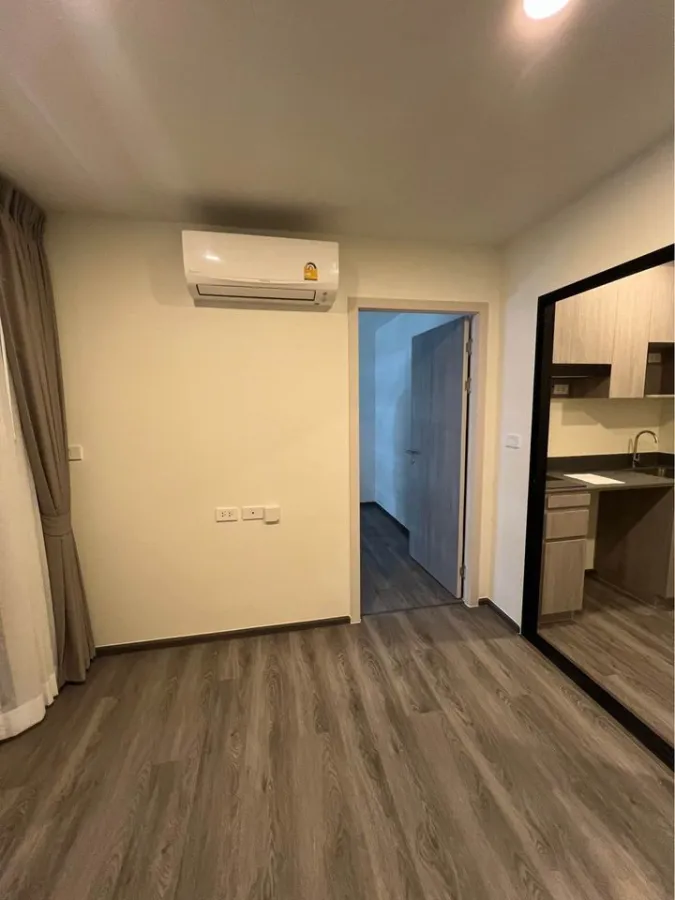 For sale: The Origin On Nut, empty room, airy, swimming pool view, great atmosphere. Don't just look, hurry up and book now!
