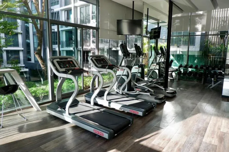 Condo for sale, The Room Sukhumvit 40, overlooking Thonglor, not exposed to the sun all day, fully furnished for own living/rent.