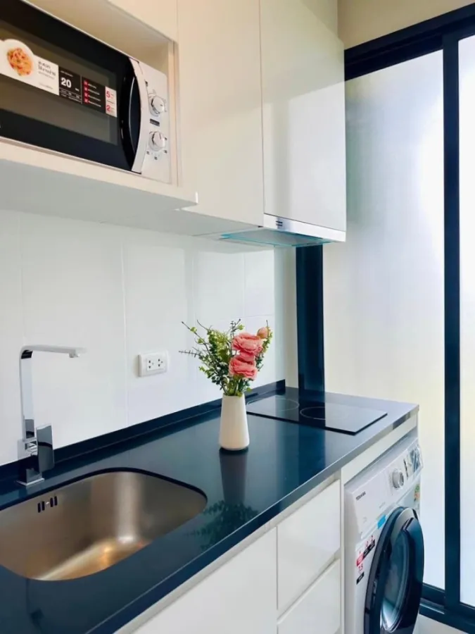 For rent: Chewathai Kaset Nawamin, 5th floor, beautiful room, fully furnished, book now, don't miss out.