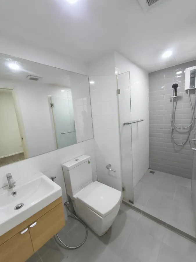 For rent: Notting Hill Jatujak Interchange, 7th floor. Nice, fully furnished unit. Book now!