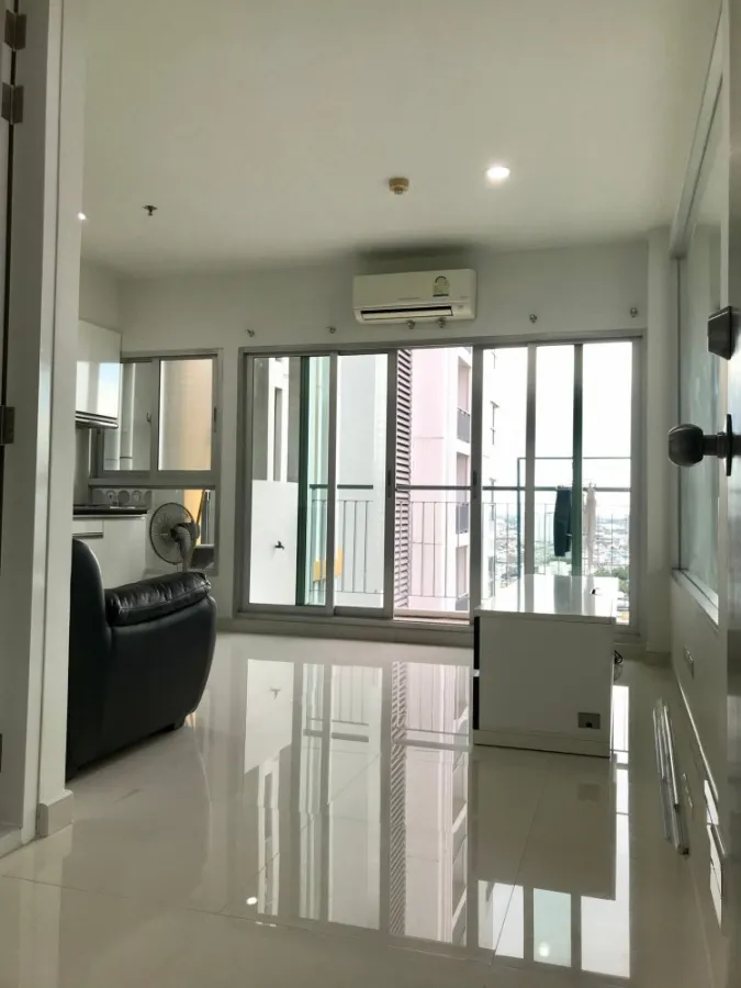 Condo for rent, The Parkland Taksin-Thapra, 25th floor, beautiful city view. The room is very spacious. Book now.