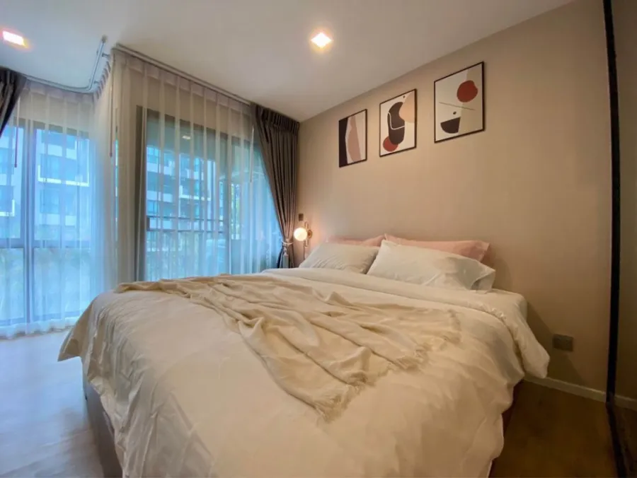 Kave Town Space for rent, beautiful decorated room more decorated than the sample room Book and you won't regret it. Guaranteed. Book now.