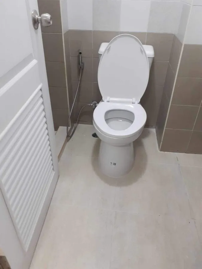 For rent: Lumpini Town Bodindecha-Ramkhamhaeng. The room is separated into sections. Complete electrical appliances If interested, reserve now.