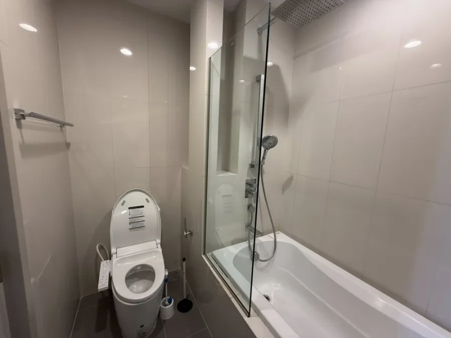 ขาย ให้เช่า Oka Haus Sukhumvit 36 ห้องน่าอยู่ วิวสระ ทำเลดี เดินทางสะดวก รีบจองเลยตอนนี้