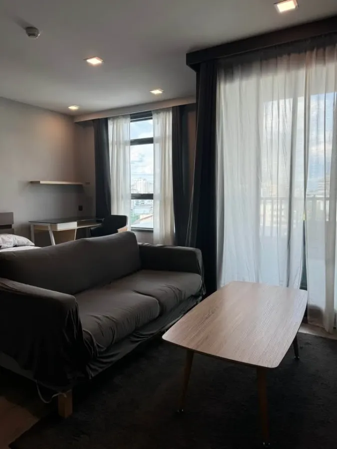 For rent/sale: Maestro Ratchada 19, a nice room with complete facilities. You'll regret it if you miss it.