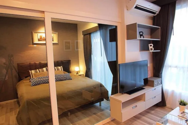 Selling The Key Sathorn Ratchapreuk, garden view and swimming pool. Built-in in the whole room. Very beautiful. Don't miss this room.