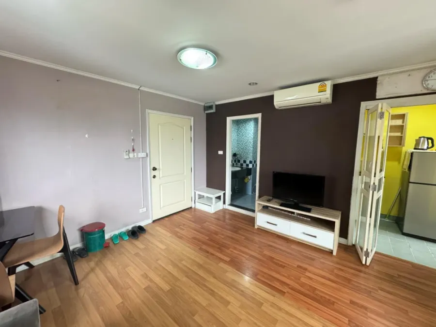 ขาย ให้เช่า Lumpini Place Narathiwas 24 ชั้น 9 ห้องแต่งครบ พร้อมเข้าอยู่ จองเลยจ้า
