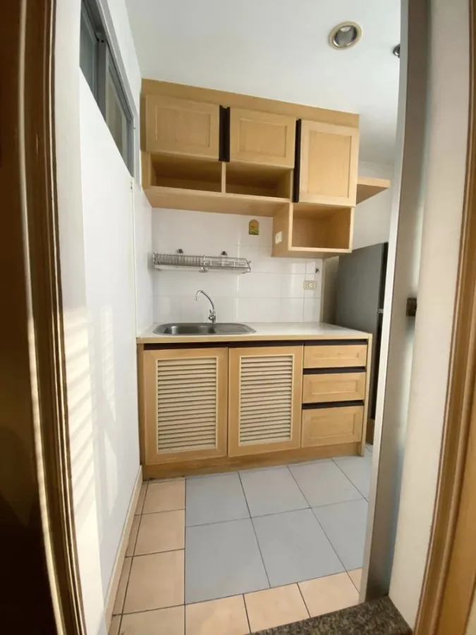 Condo for sale, Lumpini Ville Ramkhamhaeng 44, 1 bedroom, 1 bathroom, furniture + appliances, complete with built-ins. Reserve now.