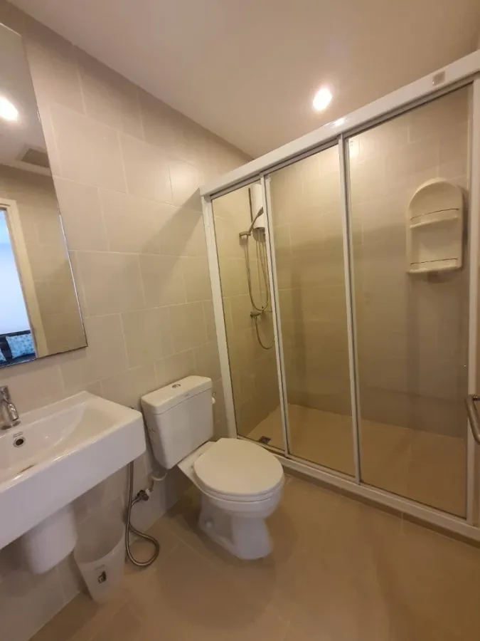 For sale: The Base Chaengwattana, ready to move in, spacious and comfortable, book now before you miss out!!