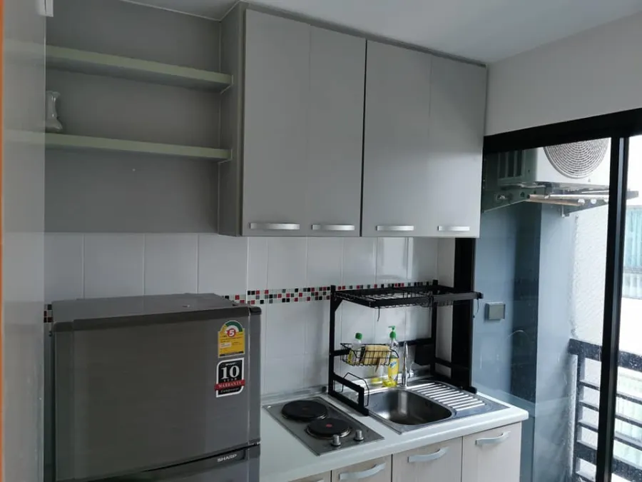For rent, B-Live Tiwanon, decorated room, ready to move in, low price, very comfortable Don't miss out too much.