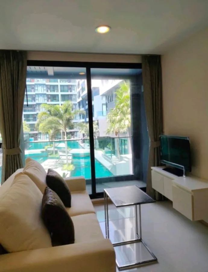 Luxury condo for rent, Acqua Condominium, nice room, pool view, complete amenities, book now.