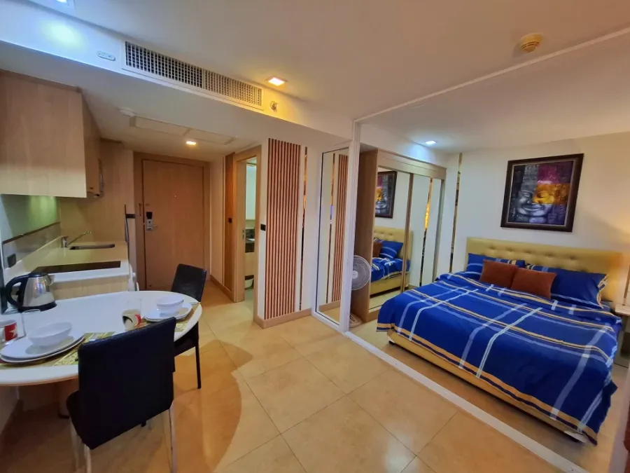 For sale or rent: The Cliff (South Pattaya) on Pratumnak Hill, Pattaya. Fully furnished room with beautiful sea view. Reserve now!