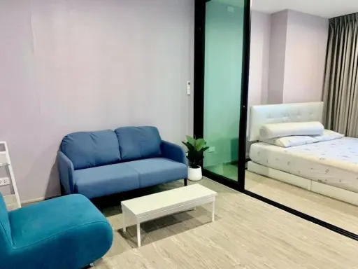 For rent, Reach Phaholyothin 52, corner room, clear view, good wallpaper for the whole room You must reserve this.