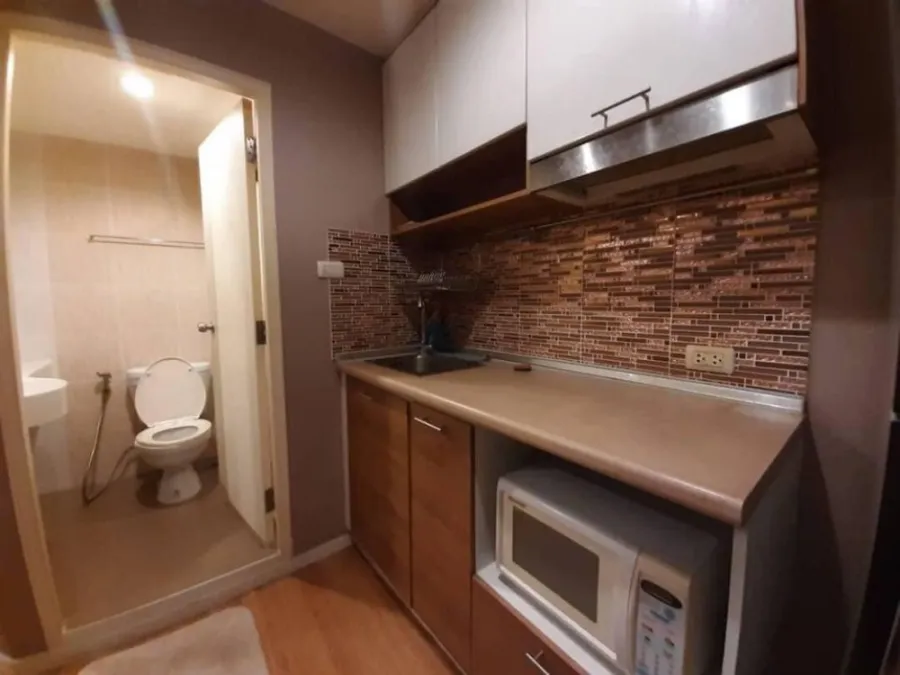 Sell ​​/ rent urgently !! Condo Lumpini Ville On Nut - Phatthanakan, room on the main road, good location, book now !!