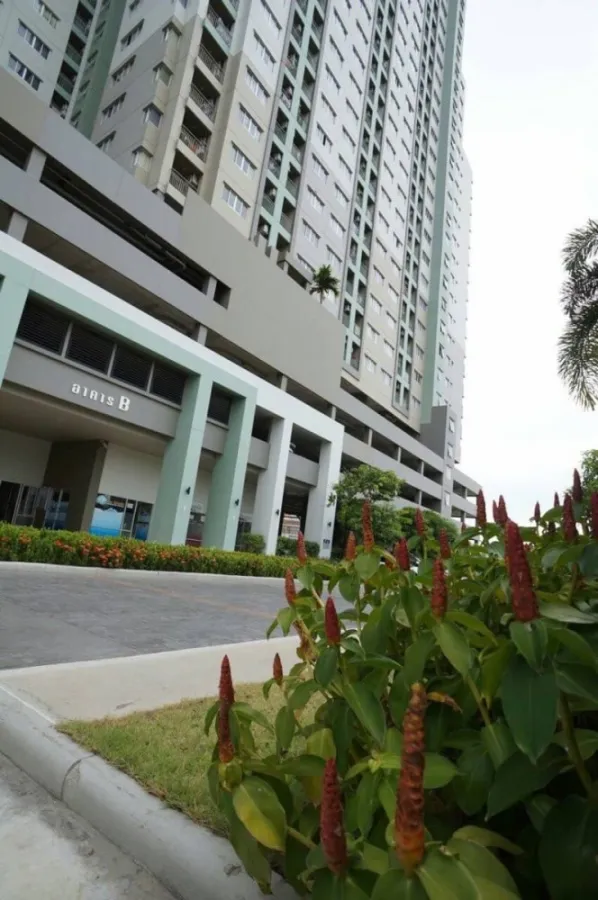 For sale: Lumpini Condo Town, North Pattaya, Sukhumvit (North Pattaya), corner room, private, million-dollar view, don't miss it.
