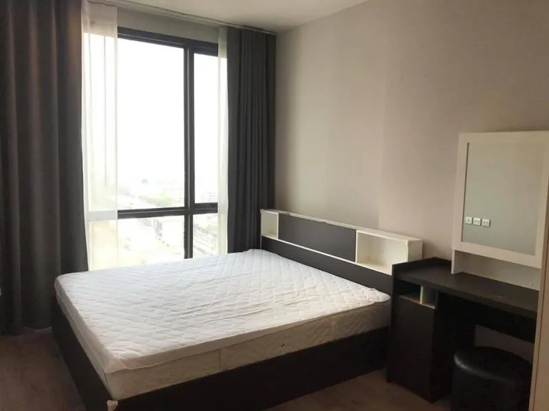 For rent or sale Whizdom Avenue Ratchada-Ladprao, fully furnished, put your clothes in your bag to book. Swimming pool, good view