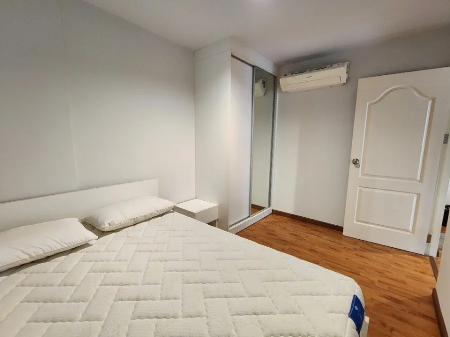 For sale: Tulip Square Om Noi, corner room, private, lots of usable space. If you don't reserve, you're missing out.