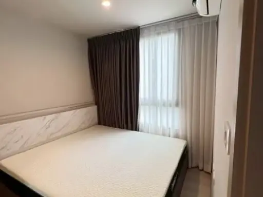 For sale: Nue Noble Ngamwongwan, a lovely room with complete furniture. Don't miss out on this great deal.