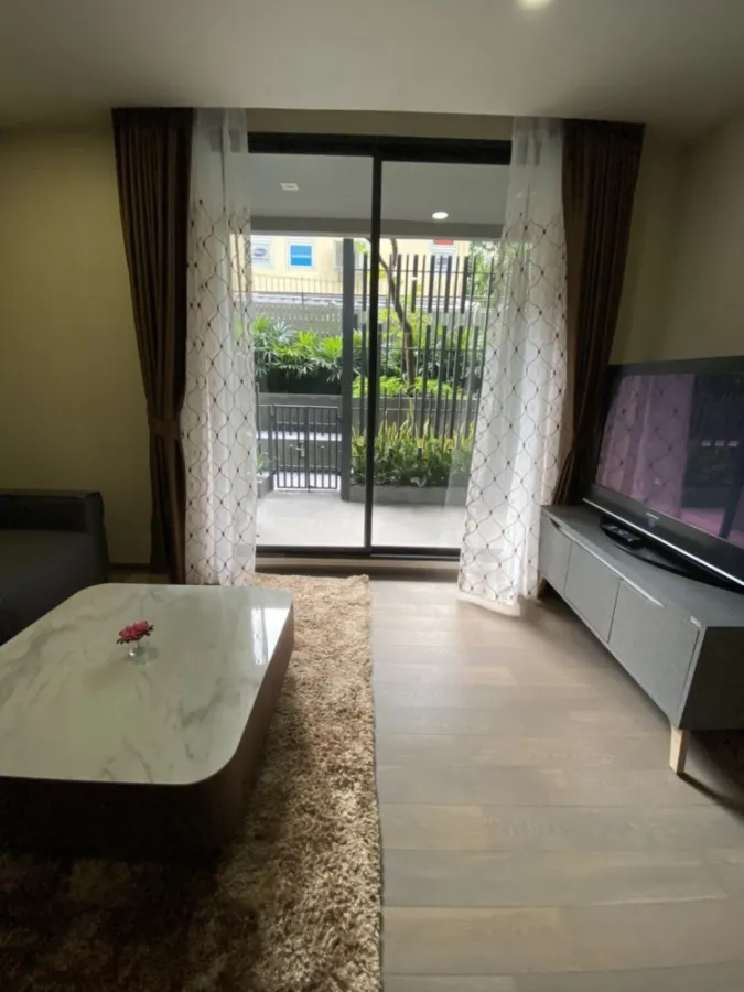 For rent/sale!! Condo Klass Sarasin-Rajdamri The room is decorated very nicely. Fully furnished, near BTS, ready to move in!!
