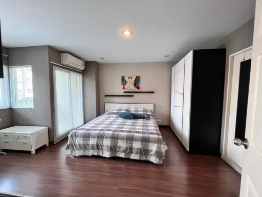 ขาย The Trend condo 1 ห้องนอน, 1 ห้องน้ำ พร้อมเฟอร์นิเจอร์ครบ หิ้วกระเป๋าเข้าอยู่ได้ทันที จองด่วน images