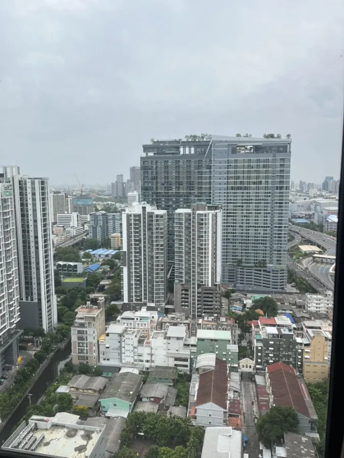 ให้เช่า คอนโด ริทึ่ม อโศก ห้องสตูดิโอ ตกแต่งโทนสีขาว วิวเมือง ห้ามพลาด เดี๋ยวหลุดมือ