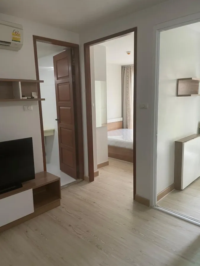 For rent, Emerald Residence Ratchada, 1 bedroom, 1 bathroom, 3rd floor, not very high, complete facilities, book now.