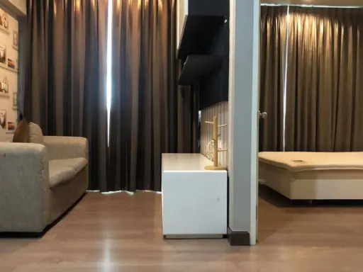 For sale, for rent Chewathai Ramkhamhaeng, beautiful room, wallpapered walls, fully furnished, if interested, hurry and reserve now.