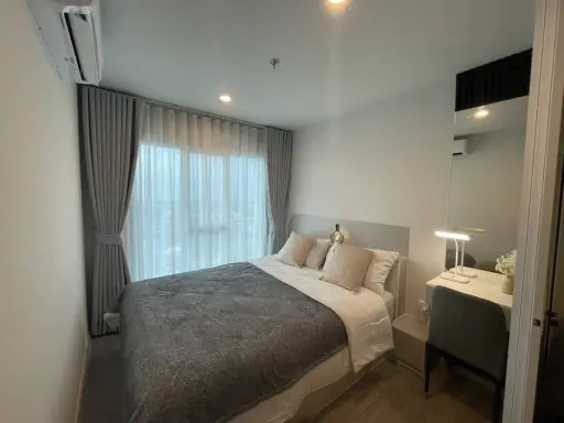 For rent: Regent Home Bangna, separate room, 30th floor, river view, affordable price. You must hurry to reserve now.