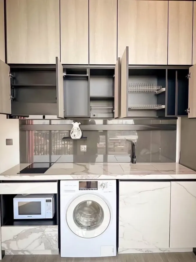 For rent: The Line Sukhumvit 101, 9th floor, nice room, fully furnished, interested, reserve now, urgent.