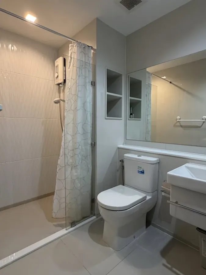For rent: Life Ladprao, 21st floor, fully furnished, very livable. Book now! Don't miss out! Hurry!