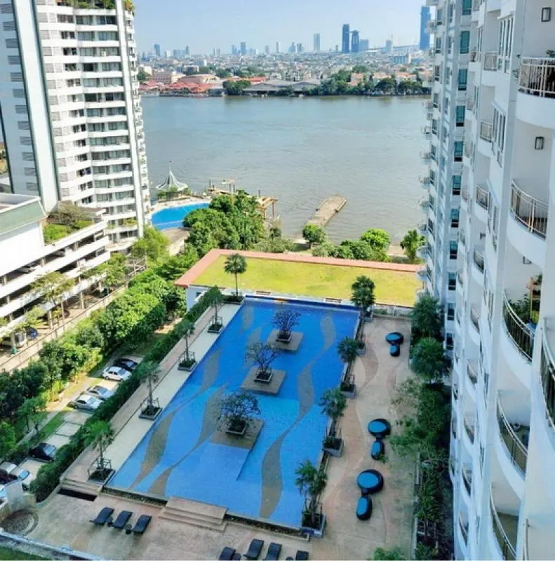 Condo for rent at Supalai River Resort, pool side Facing the Chao Phraya River, everything is perfect.