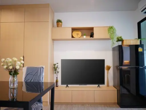 For rent, REACH Phahonyothin 52, 7th floor, beautiful clear view, complete with furniture and electrical appliances. Book now. Hurry up.