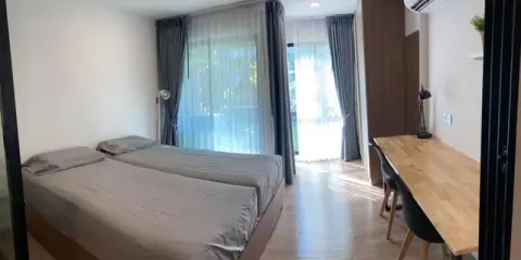 ตื่นมาชุมช่ำสบายตา วิวสวนด้านใน มีสระว่ายน้ำบนตึก เครื่องใช้ไฟฟ้าและเฟอร์ครบ ให้เช่าเคฟ ทาวน์ สเปซ