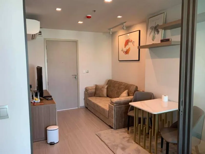 Condo for rent, Life Ladprao, great condo, cool central area The view of the pool is very Pang Puri, you have to jump, come and rent!!!