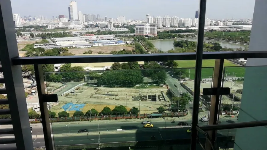Condo for rent at T.C. Green, beautiful room, high view, complete appliances, attractive price, wow, like it, hurry up to reserve.