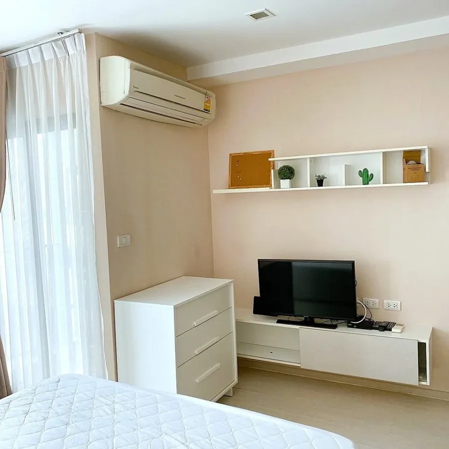 Condolette Pixel Sathorn for rent. Spacious city view unit with full furniture and appliances. Ready to move in with just your luggage.