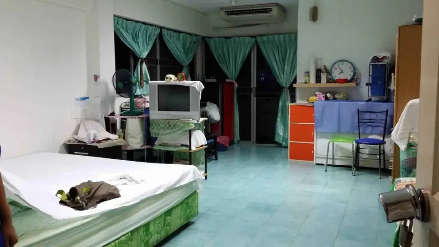 For sale: Ratchada City Condo, corner room, not crowded, comes with a lot of usable space, don't miss it.
