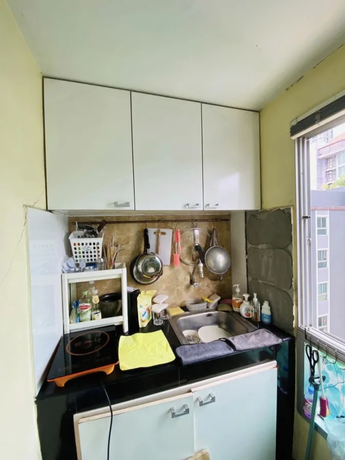 For sale: Regent Home 7 Sukhumvit. Comes with full built-in furniture. Just come and move in. Hurry and reserve now!